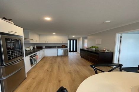 Photo of property in 2 Honowai Street, Kumeu, 0810