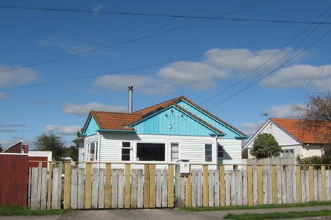 Photo of property in 17 Robert Street, Marton, 4710