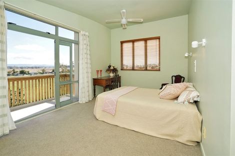 Photo of property in 11 Strata View, Western Heights, Hamilton, 3200