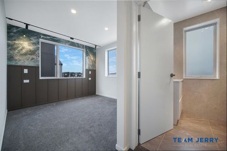 Photo of property in 15 Te Aparangi Road, Papakura, 2110