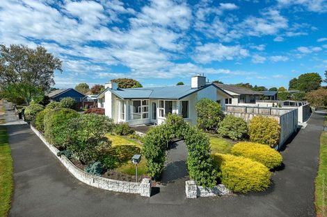 Photo of property in 13 Woodbury Street, Avonhead, Christchurch, 8042