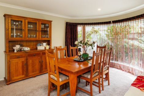 Photo of property in 10 Pastoral Lane, Hokowhitu, Palmerston North, 4410