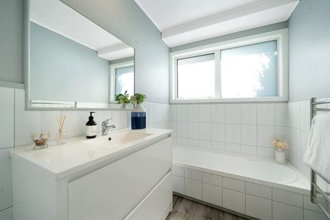 Photo of property in 17 Clyma Place, Massey, Auckland, 0614