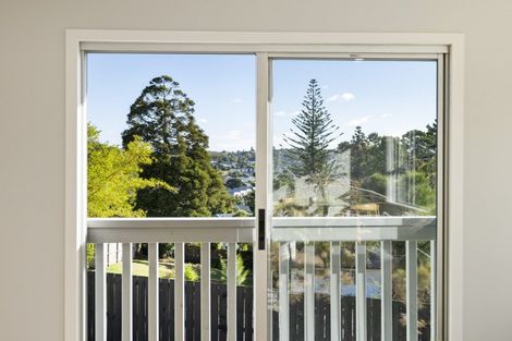 Photo of property in 11 Redwood Drive, Massey, Auckland, 0614