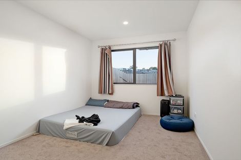 Photo of property in 32 Mcwhirters Farm Lane, Massey, Auckland, 0614