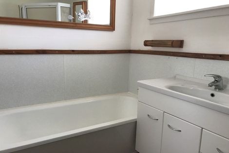 Photo of property in 37 Awanui Street, Merrilands, New Plymouth, 4312