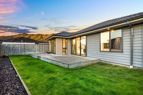 Photo of property in 5 Pohe Street, Waikanae, 5036