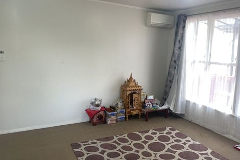 Photo of property in 11a Bamboo Grove, Kelston, Auckland, 0602