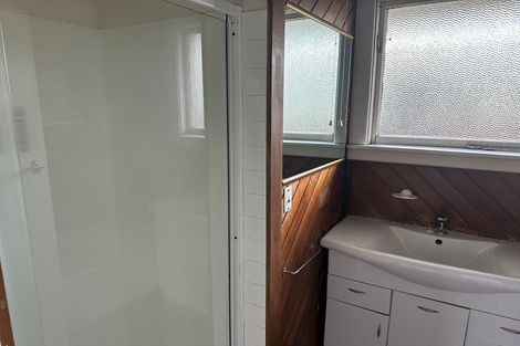 Photo of property in 90 Frensham Crescent, Woolston, Christchurch, 8062