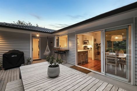 Photo of property in 102 Park Hill Road, Birkenhead, Auckland, 0626