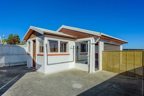 Photo of property in 205 Marine Parade, New Brighton, Christchurch, 8083