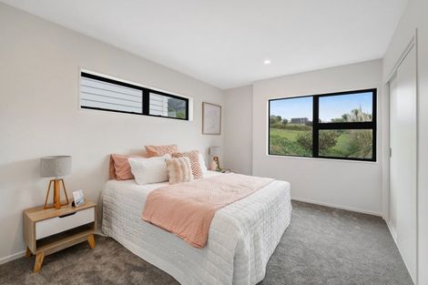 Photo of property in 12 Pleasant Way, Matakatia, Whangaparaoa, 0930