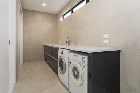 Photo of property in 33 Awatea Drive, Whitianga, 3510