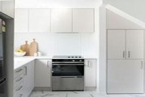 Photo of property in 11/8 Yeovil Road, Te Atatu Peninsula, Auckland, 0610