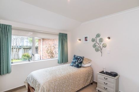 Photo of property in 6 Fleetwood Grove, Waikanae, 5036