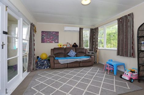 Photo of property in 11 Ngahina Street, Marton, 4710