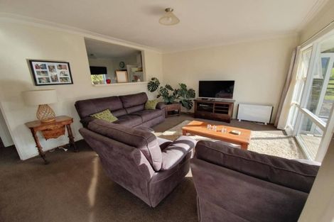 Photo of property in 62 Bethells Road, Waitakere, Henderson, 0782