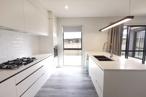 Photo of property in 5 Barrels Close, Kumeu, 0810