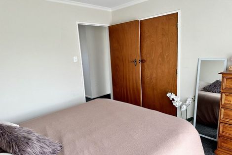 Photo of property in 24 Suzanne Grove, Kelvin Grove, Palmerston North, 4414