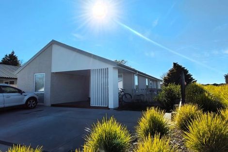 Photo of property in 2 Hauhake Lane, Omokoroa, 3114
