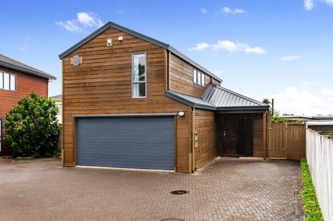 Photo of property in 17a Moana Avenue, Onehunga, Auckland, 1061