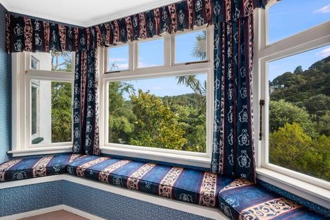 Photo of property in 33 Walter Road, Lowry Bay, Lower Hutt, 5013