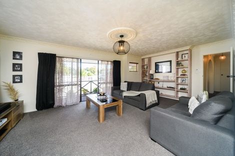 Photo of property in 3 Oak Crescent, Ashhurst, 4810