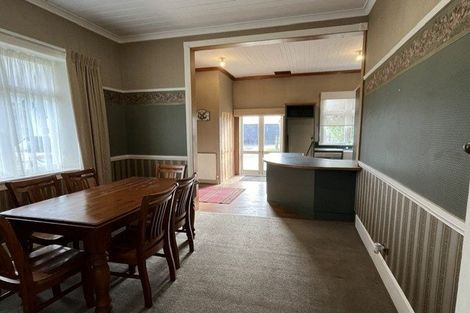 Photo of property in 215 Bridge Street, Bulls, 4818