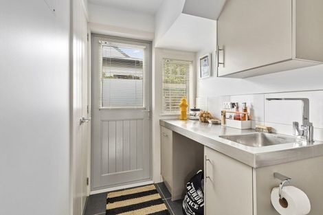 Photo of property in 41 Forres Street, Seatoun, Wellington, 6022