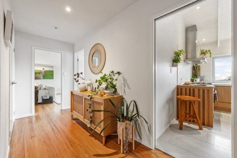 Photo of property in 25 Maxwelton Drive, Mairangi Bay, Auckland, 0630