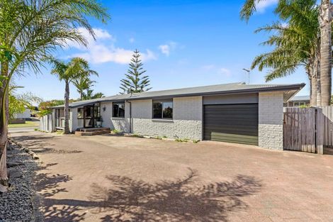 Photo of property in 132a Dickson Road, Papamoa Beach, Papamoa, 3118