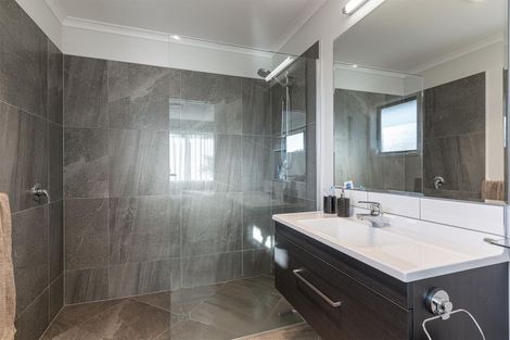 Photo of property in 96 Solway Crescent, Solway, Masterton, 5810