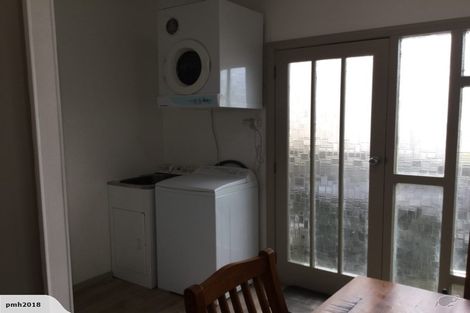 Photo of property in 39 Ngaio Road, Kelburn, Wellington, 6012