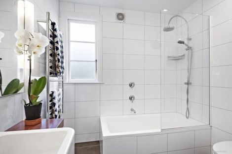 Photo of property in 87 Clyde Street, Island Bay, Wellington, 6023