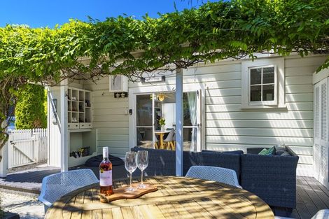 Photo of property in 1 Latham Street, Napier South, Napier, 4110