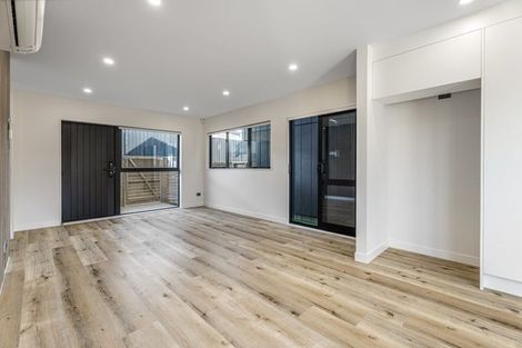 Photo of property in 98e Royal Road, Massey, Auckland, 0614