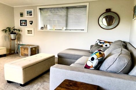 Photo of property in 11 Ocean View Road, Milford, Auckland, 0620