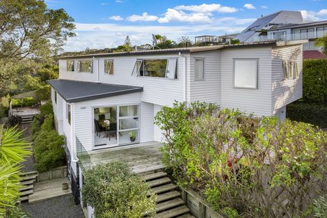 Photo of property in 30c Wade River Road, Stanmore Bay, Whangaparaoa, 0932