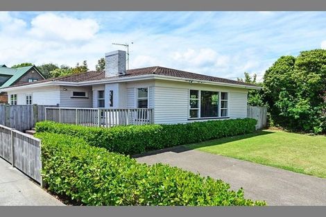 Photo of property in 6 Gills Avenue, Papakura, 2110