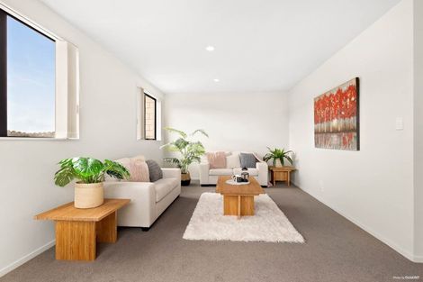 Photo of property in 33 Cityview Place, Massey, Auckland, 0614