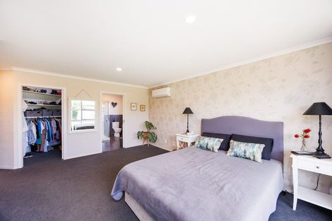 Photo of property in 49 Rodeo Drive, Kelvin Grove, Palmerston North, 4414