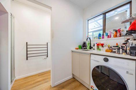 Photo of property in 5 Sylvan Avenue, Northcote, Auckland, 0627