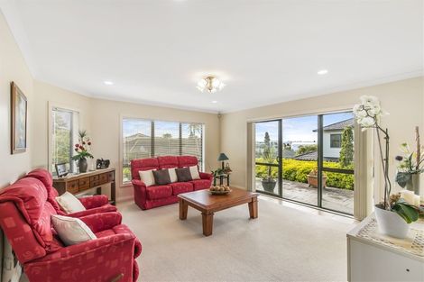 Photo of property in 19 Black Teal Close, Unsworth Heights, Auckland, 0632