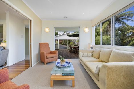 Photo of property in 9 Oban Road, Browns Bay, Auckland, 0630