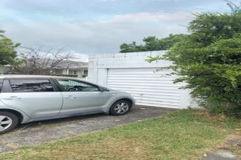 Photo of property in 26 Netherlands Avenue, Kelston, Auckland, 0602