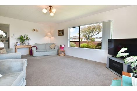 Photo of property in 37 Centreway Road, Orewa, 0931