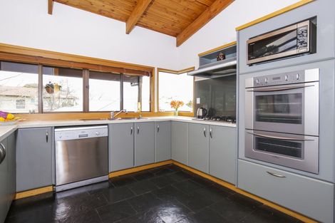 Photo of property in 45 West Lynn Road, Titirangi, Auckland, 0604