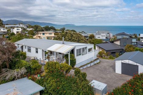 Photo of property in 13 The Crescent, Raumati South, Paraparaumu, 5032