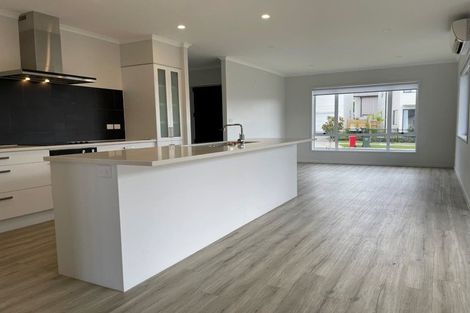 Photo of property in 28 Nellie Drive, Kumeu, 0810