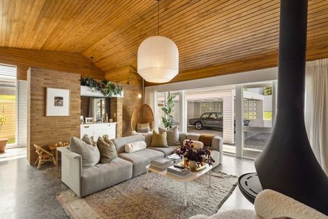 Photo of property in 28 Barlow Place, Chatswood, Auckland, 0626